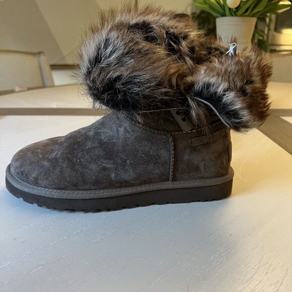 UGG Meadow Ankle Boots Winter Snow Boots Chocolate Brown Size 9 EUC - Picture 7 of 8
